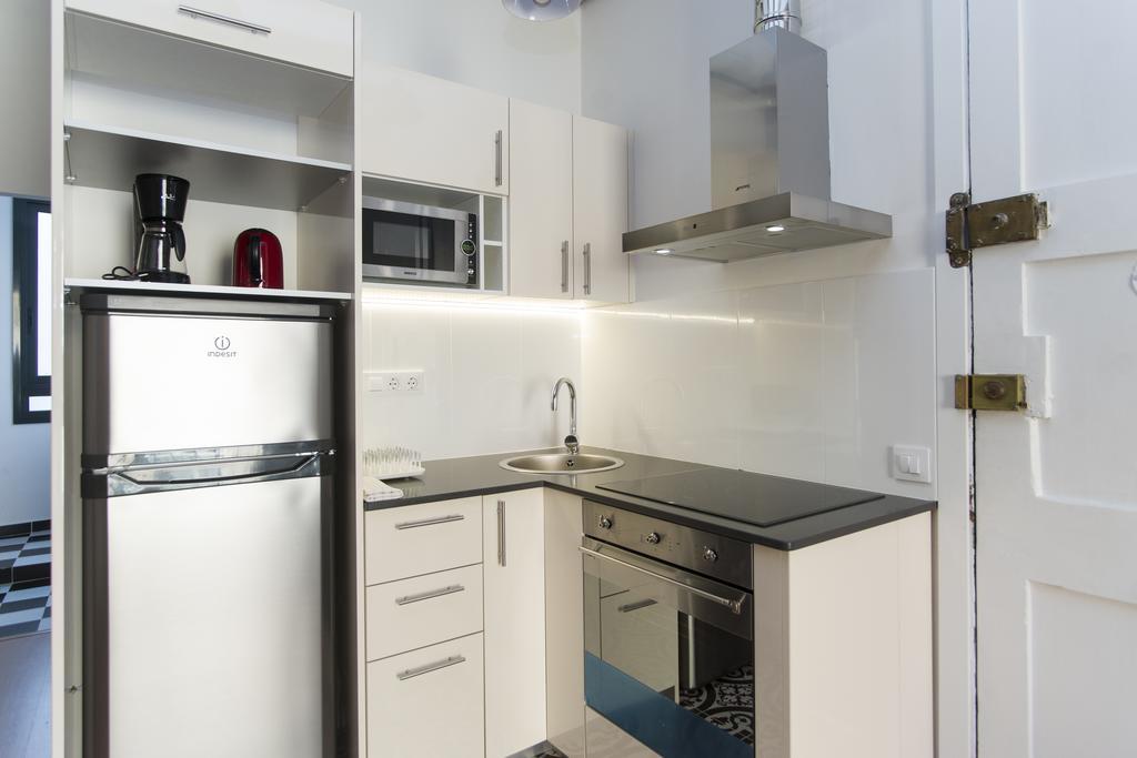 Apartments Barcelona Sagrada Bagian luar foto