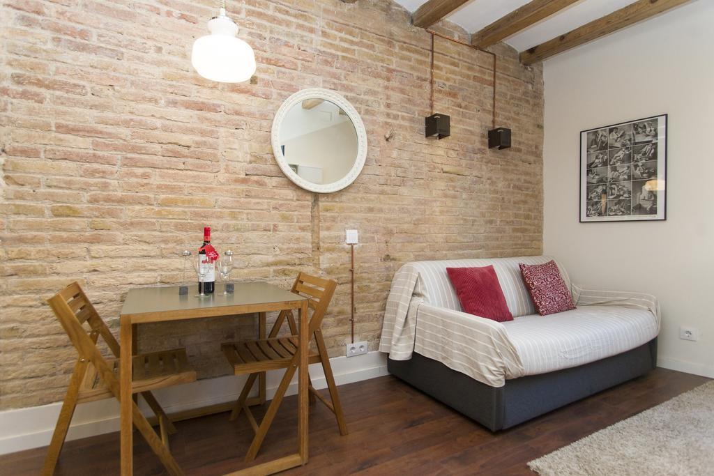 Apartments Barcelona Sagrada Ruang foto