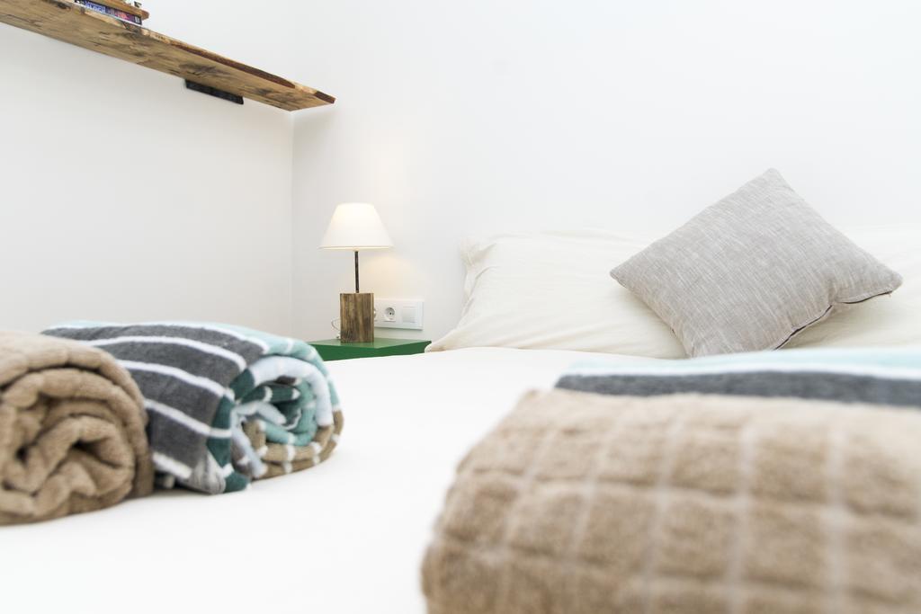 Apartments Barcelona Sagrada Ruang foto