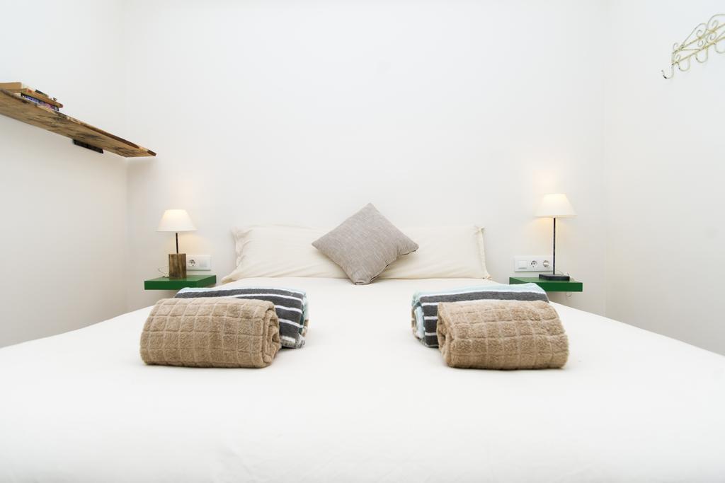 Apartments Barcelona Sagrada Ruang foto