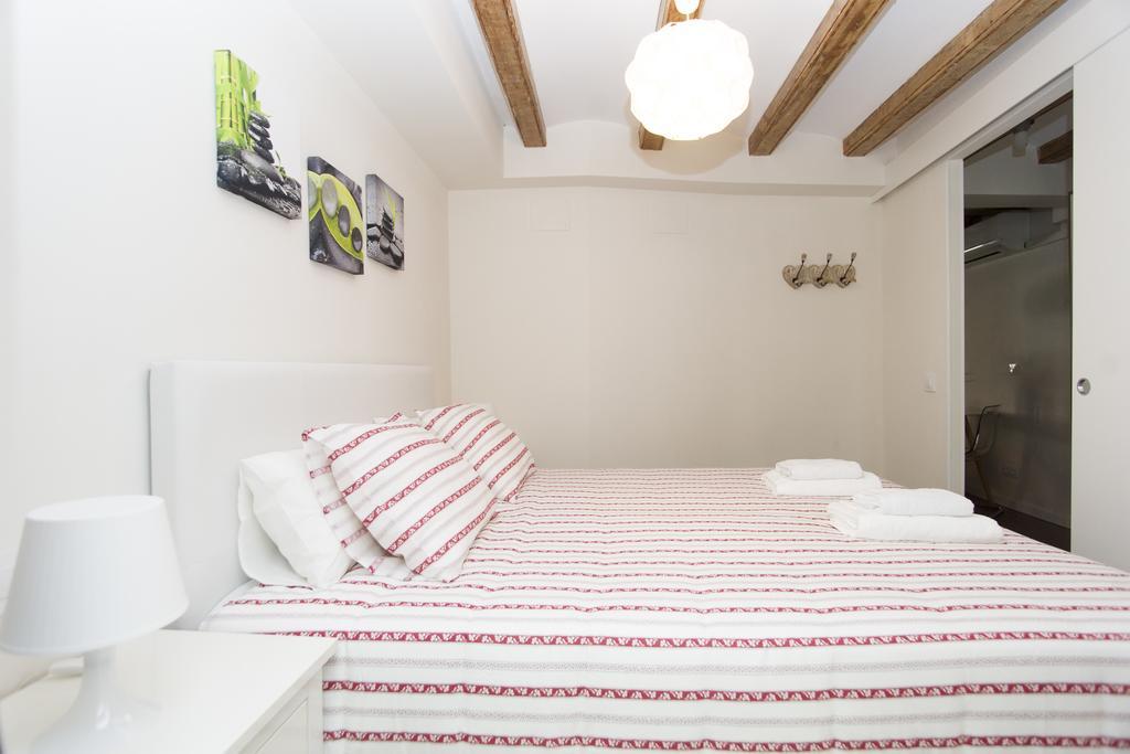 Apartments Barcelona Sagrada Ruang foto