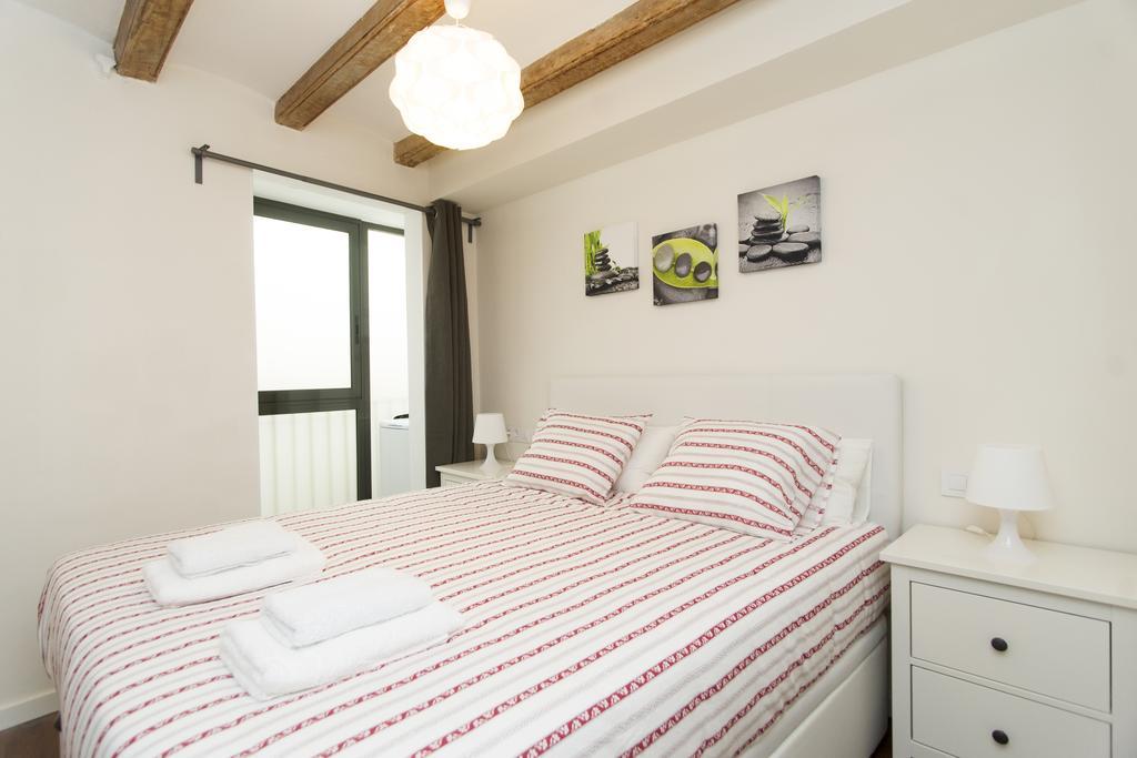 Apartments Barcelona Sagrada Ruang foto
