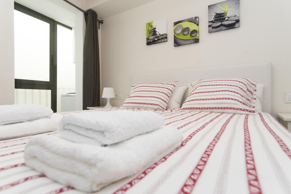 Apartments Barcelona Sagrada Ruang foto