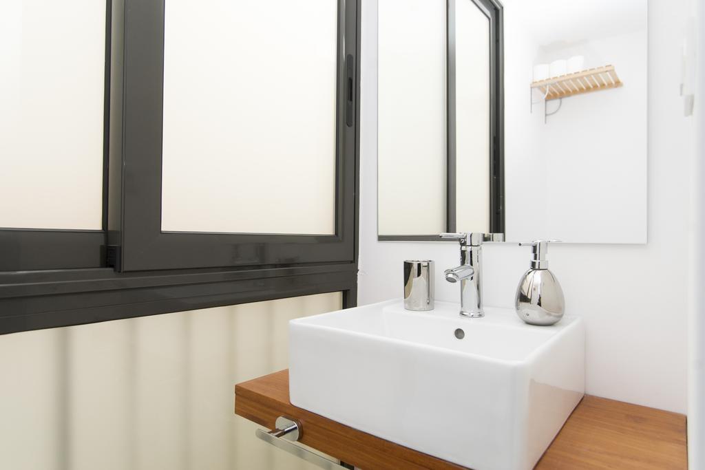 Apartments Barcelona Sagrada Bagian luar foto