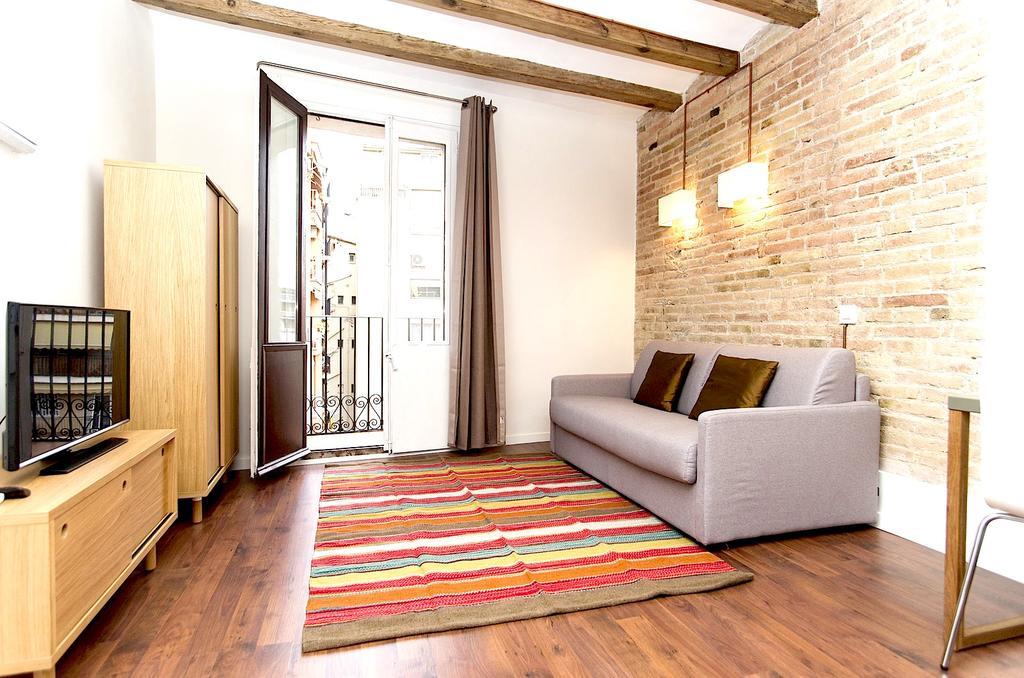 Apartments Barcelona Sagrada Bagian luar foto