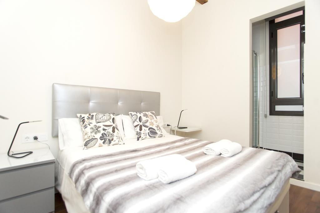 Apartments Barcelona Sagrada Bagian luar foto