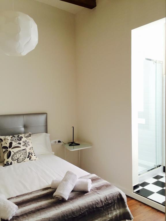 Apartments Barcelona Sagrada Bagian luar foto